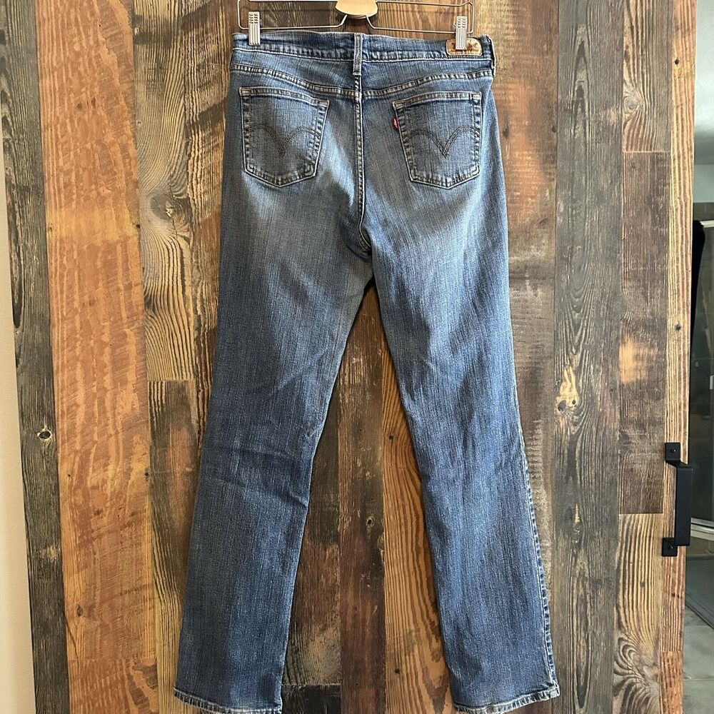 Levi's Men's Straight Jeans in Faded Blue Wash - Picture 5 of 6